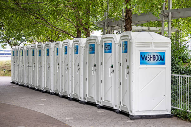 Best Portable restroom trailer rental  in Waynesboro, PA